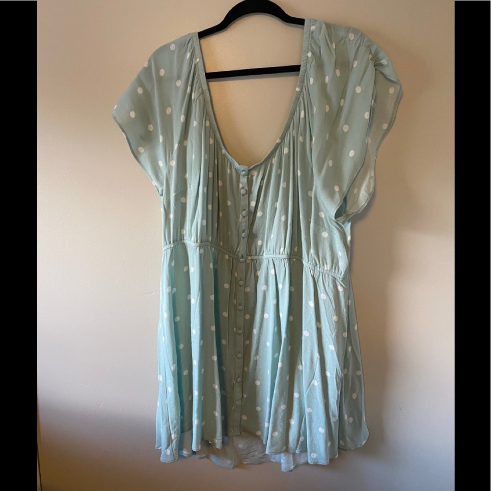 Mint green top